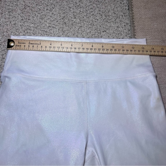 Fabletics PureLuxe High-Waisted Iridescent Pearlized White 7/8 Legging sz M - Picture 5 of 7
